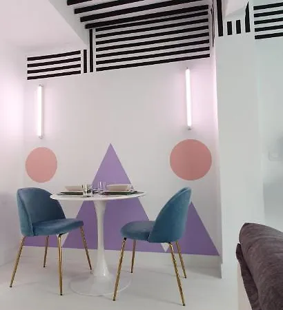Apartment Memphis Design Seville