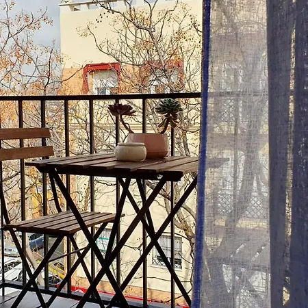 Apartment Memphis Design *